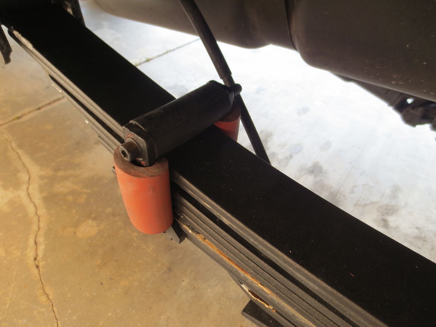 Custom hangers, s10 springs leaf, problem with anchor plate Chevy